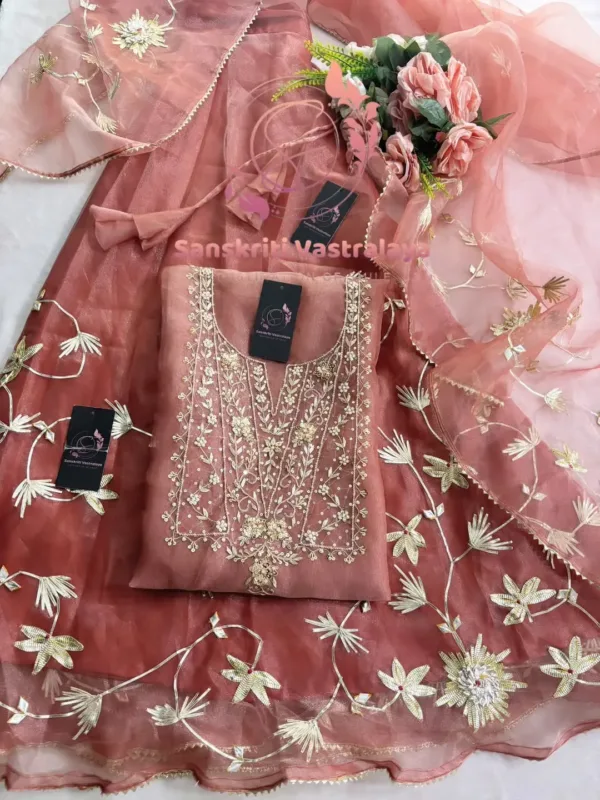 Tissue organza fabric kurta with zardozi handwork - Image 3