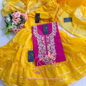 Chanderi fabric kurta with zardogi handwork